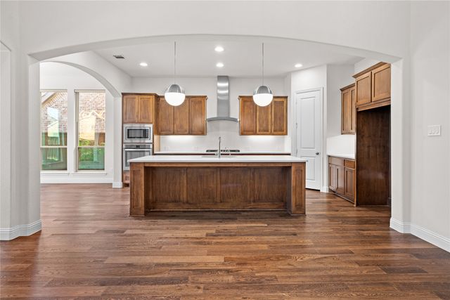 121 Erling Lane, Irving, TX 75039