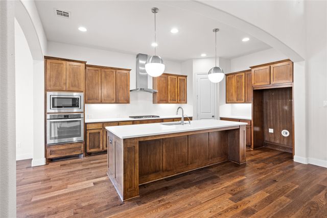 121 Erling Lane, Irving, TX 75039