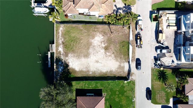 2019 ILLINOIS AVENUE NE, St Petersburg, FL 33703