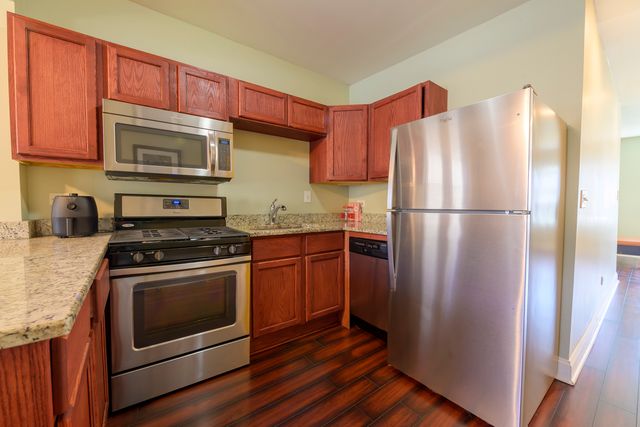 2436 W Fillmore Street, Chicago, IL 60612