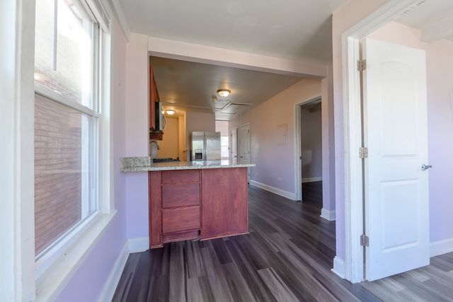 2436 W Fillmore Street, Chicago, IL 60612