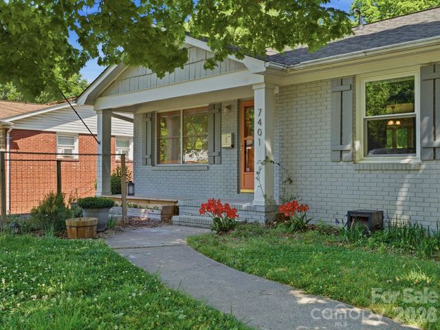 7401 Woodstream Drive, Charlotte, NC 28210