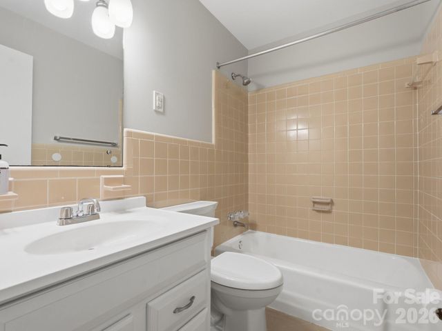 7401 Woodstream Drive, Charlotte, NC 28210