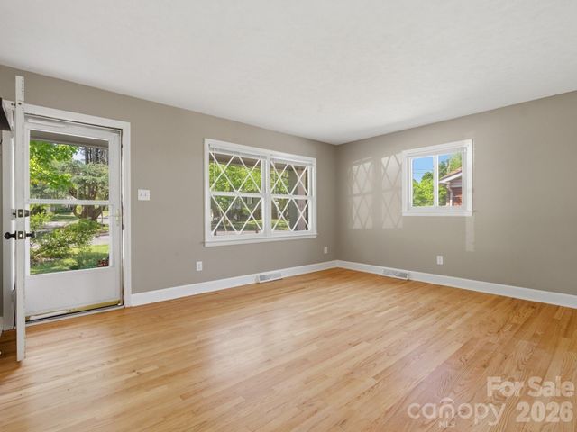 7401 Woodstream Drive, Charlotte, NC 28210