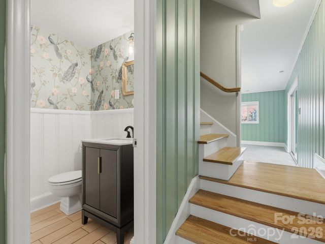 7401 Woodstream Drive, Charlotte, NC 28210