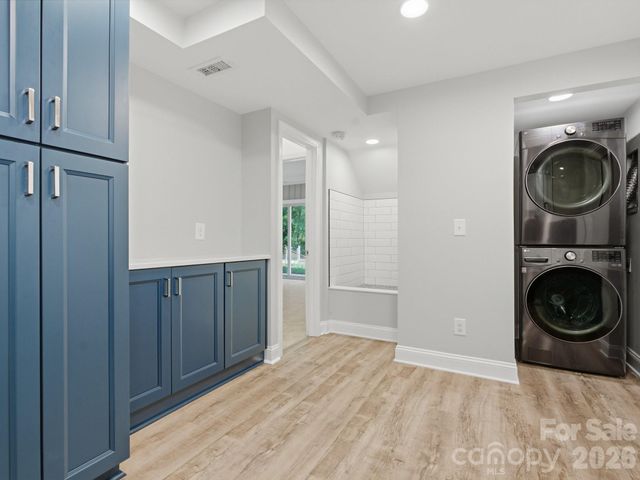7401 Woodstream Drive, Charlotte, NC 28210
