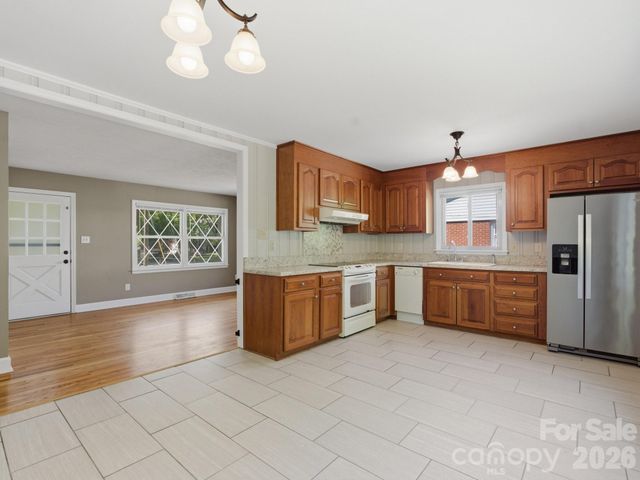 7401 Woodstream Drive, Charlotte, NC 28210
