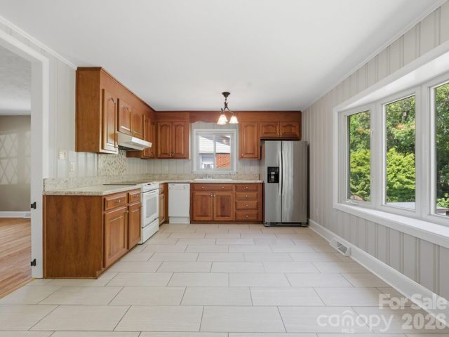 7401 Woodstream Drive, Charlotte, NC 28210