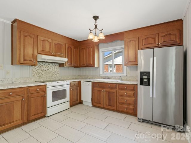7401 Woodstream Drive, Charlotte, NC 28210