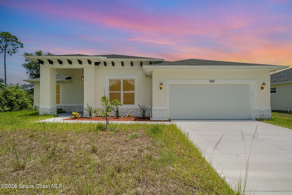 2925 Polaris Avenue SE, Palm Bay, FL 32909