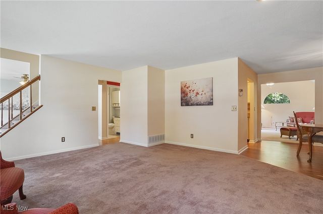 10502 White Ash Trail, Twinsburg, OH 44087