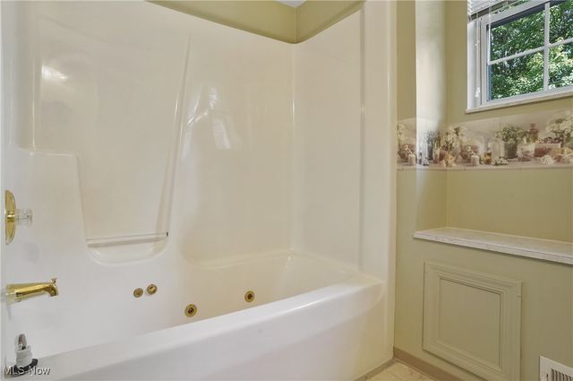 10502 White Ash Trail, Twinsburg, OH 44087