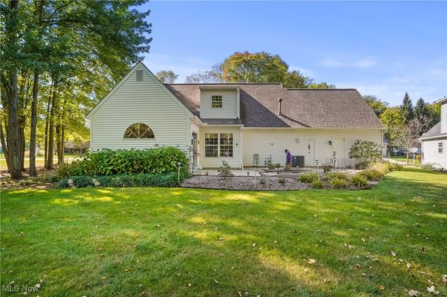 10502 White Ash Trail, Twinsburg, OH 44087