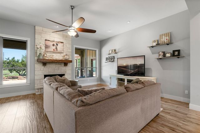 617 Chama TRCE, Dripping Springs, TX 78620