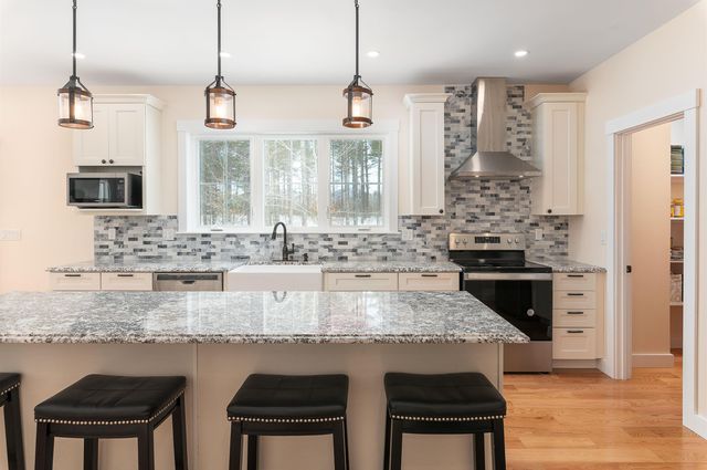 16 Ghia Street, Fryeburg, ME 04037