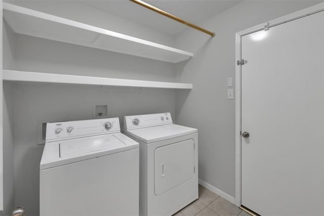 59 E Autumn Branch Circle, The Woodlands, TX 77382