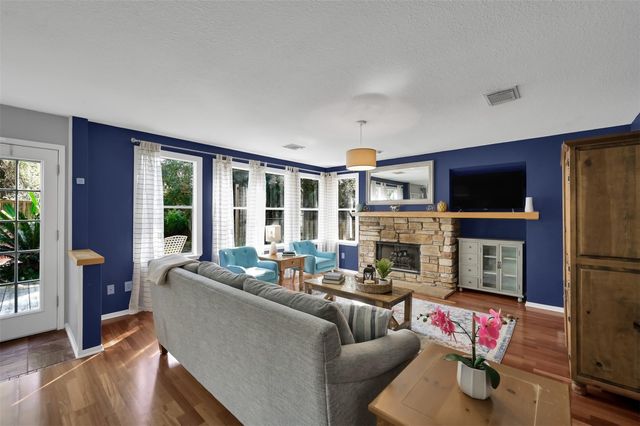 59 E Autumn Branch Circle, The Woodlands, TX 77382