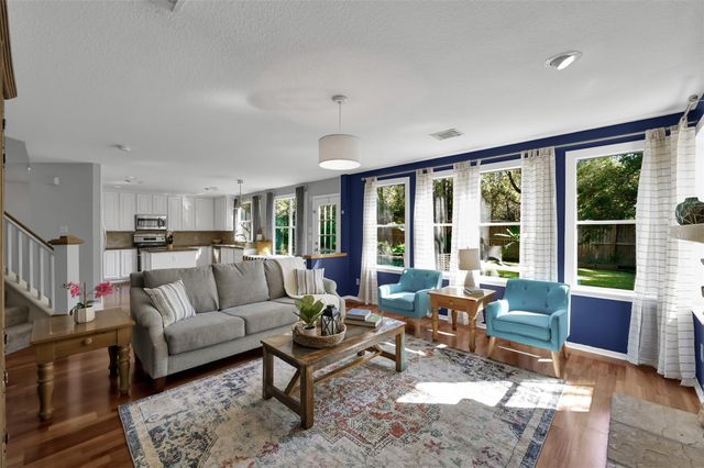59 E Autumn Branch Circle, The Woodlands, TX 77382