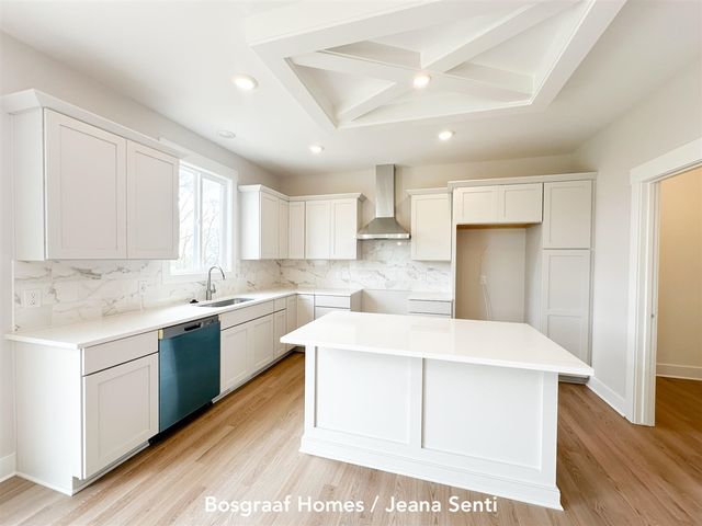 8366 Bauerridge Avenue, Jenison, MI 49428