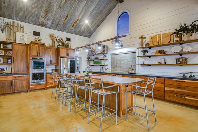 112 CLEARWATER DR, Kingsland, TX 78639