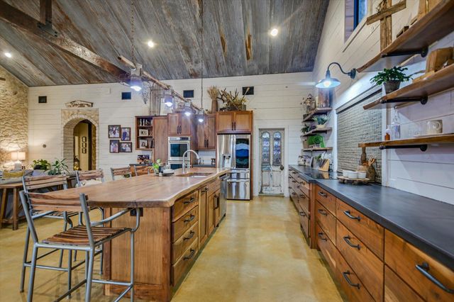112 CLEARWATER DR, Kingsland, TX 78639