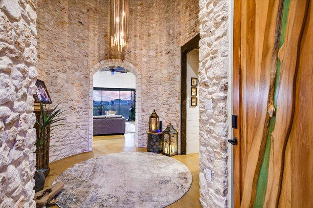 112 CLEARWATER DR, Kingsland, TX 78639