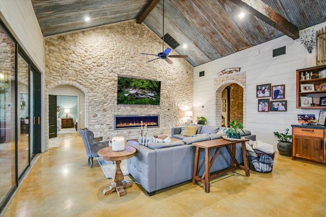 112 CLEARWATER DR, Kingsland, TX 78639