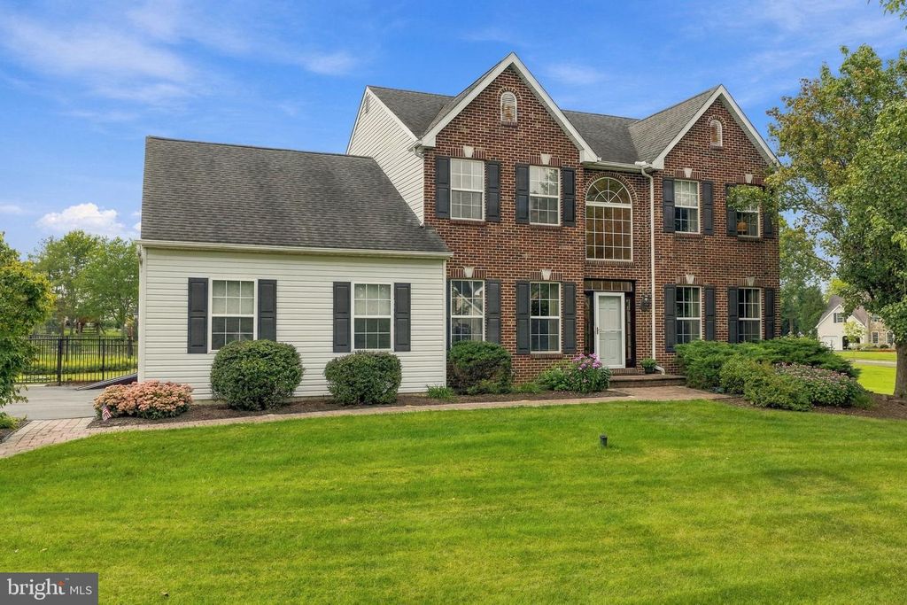 126 CRESCENT DR, Chalfont, PA 18914 — exterior
