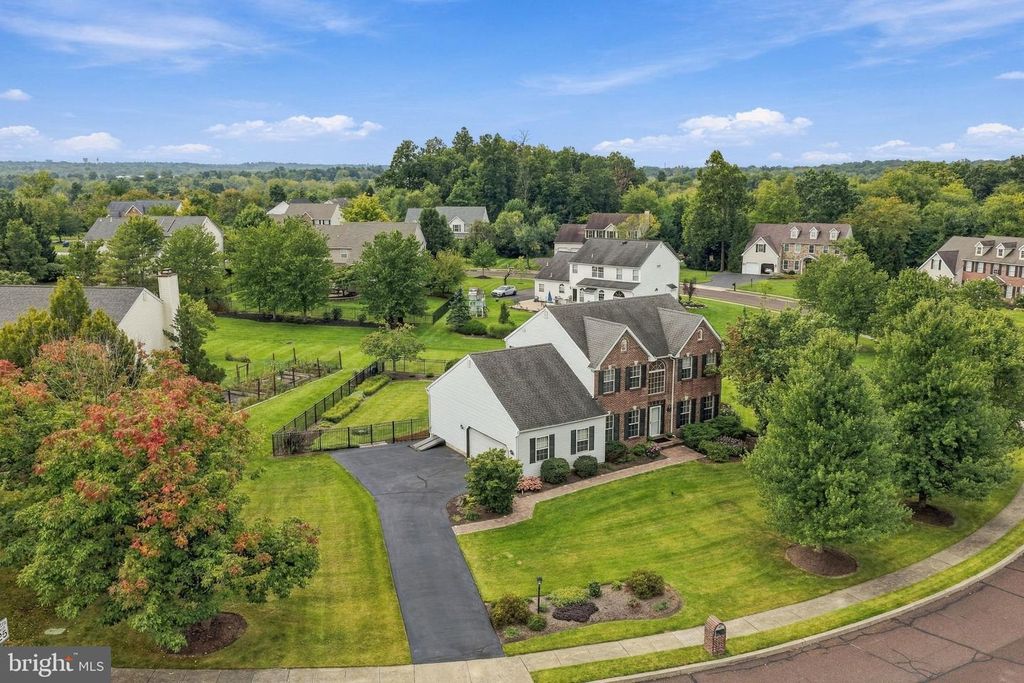 126 CRESCENT DR, Chalfont, PA 18914 — photo 5