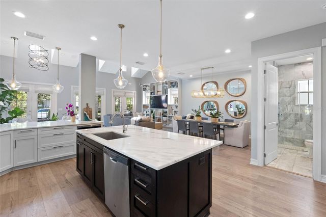 6054 YEATS MANOR DRIVE, Tampa, FL 33616