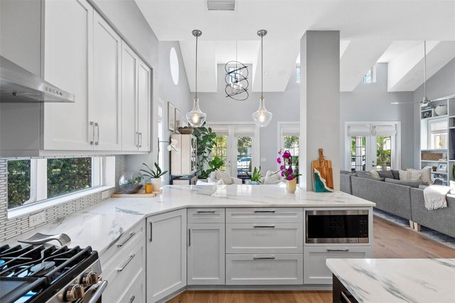 6054 YEATS MANOR DRIVE, Tampa, FL 33616