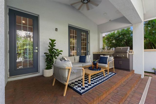 6054 YEATS MANOR DRIVE, Tampa, FL 33616