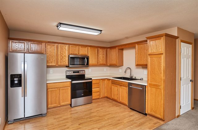 1143 SE Village View Lane, Ankeny, IA 50021