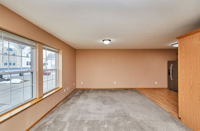 1143 SE Village View Lane, Ankeny, IA 50021