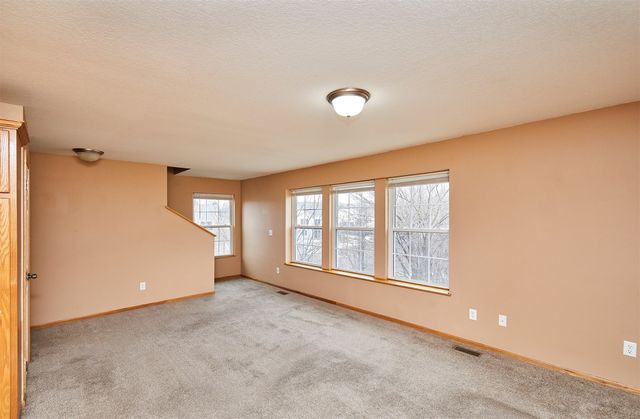 1143 SE Village View Lane, Ankeny, IA 50021
