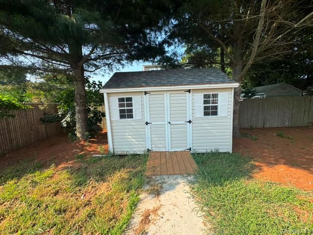 39 Seymour Drive, Shirley, NY 11967