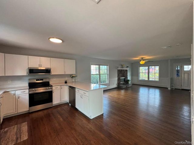 39 Seymour Drive, Shirley, NY 11967