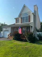 39 Seymour Drive, Shirley, NY 11967