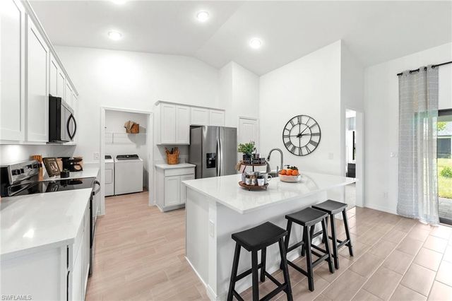 342 NE 14th TER, Cape Coral, FL 33909