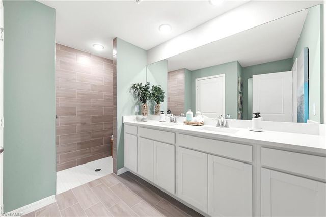 342 NE 14th TER, Cape Coral, FL 33909