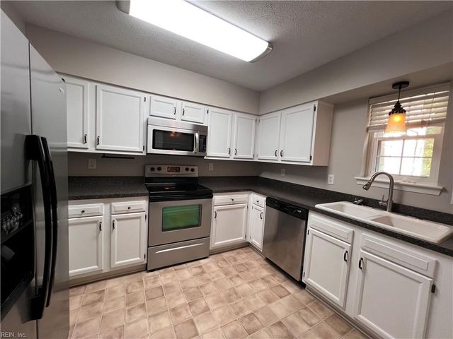 1652 Skiffes Creek CIR, Williamsburg, VA 23185