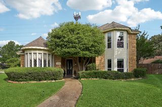 3710 Falcon Lake Drive, Arlington, TX 76016