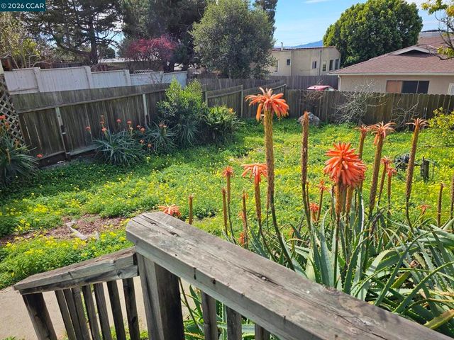 627 627 Kern St, Richmond, CA 94805