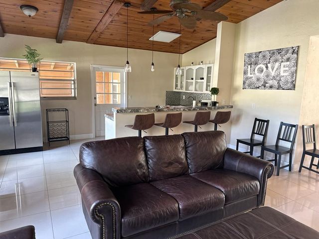 370 Delaware Avenue, Fort Lauderdale, FL 33312