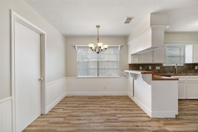 25519 Many Oak Drive, Spring, TX 77380