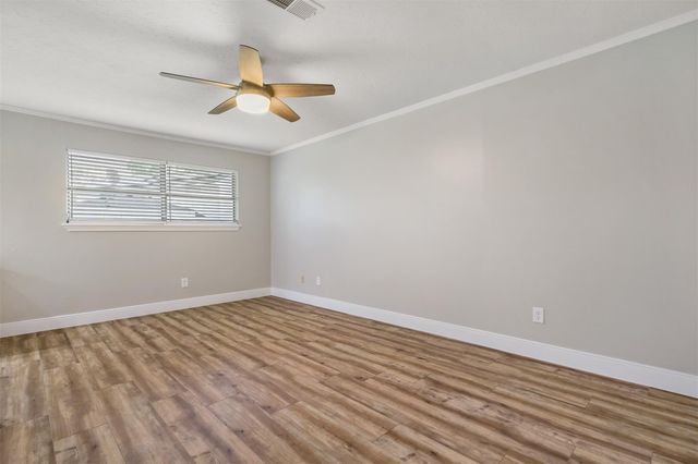 25519 Many Oak Drive, Spring, TX 77380