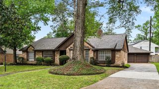 25519 Many Oak Drive, Spring, TX 77380