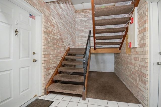 16032 Crystal Creek Drive 2B, Orland Park, IL 60462