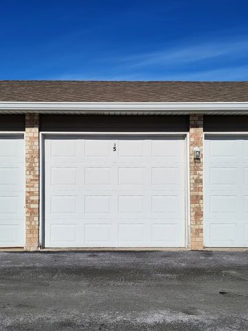 16032 Crystal Creek Drive 2B, Orland Park, IL 60462