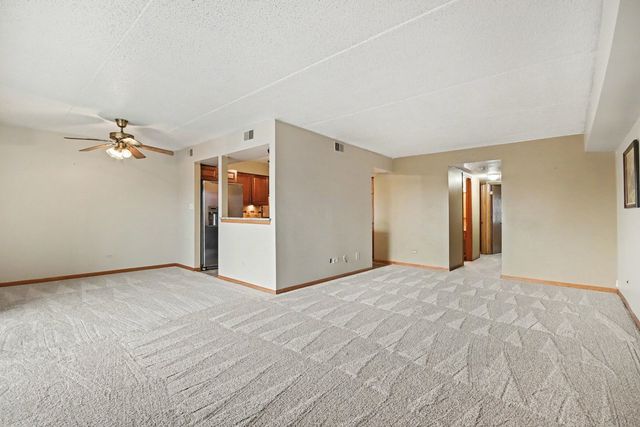 16032 Crystal Creek Drive 2B, Orland Park, IL 60462